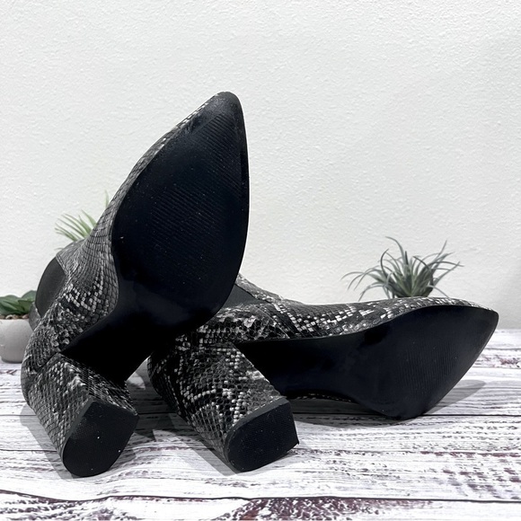 Steve Madden ankle booties snake print - Picture 5 of 11